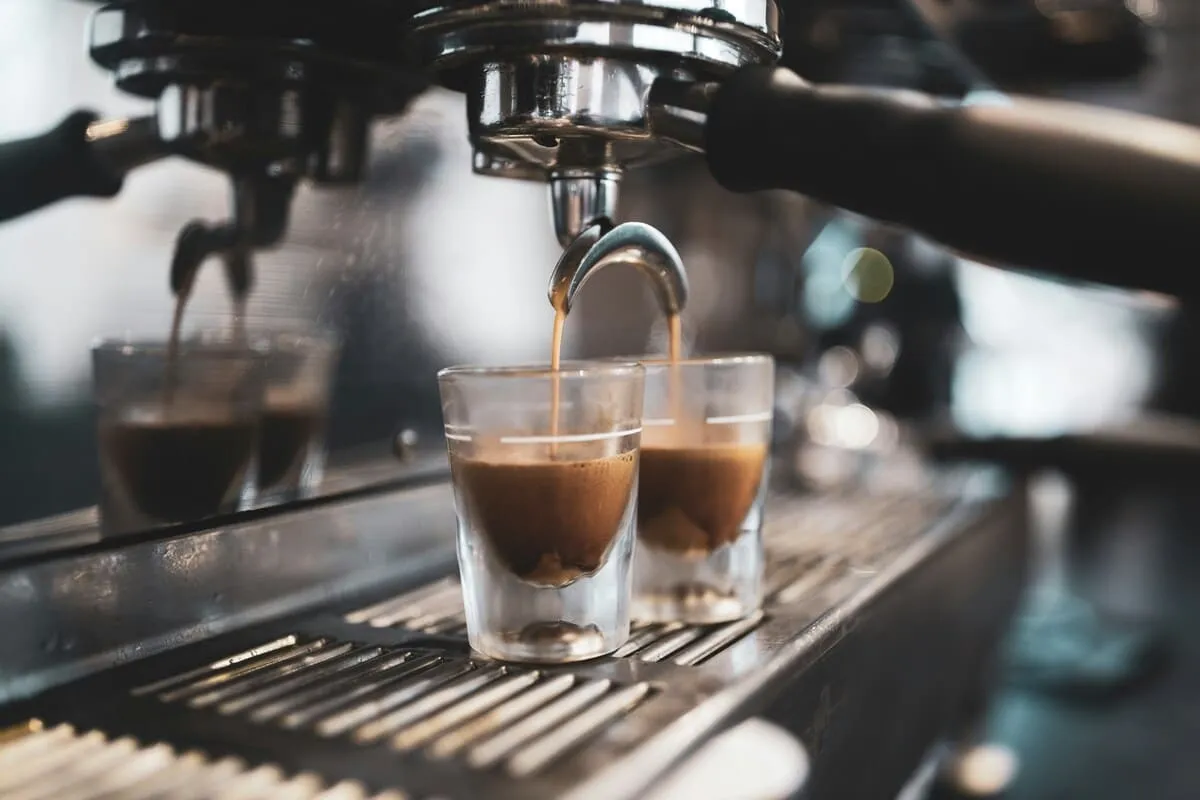 Guía para elegir la cafetera ideal según tu método de café favorito en casa